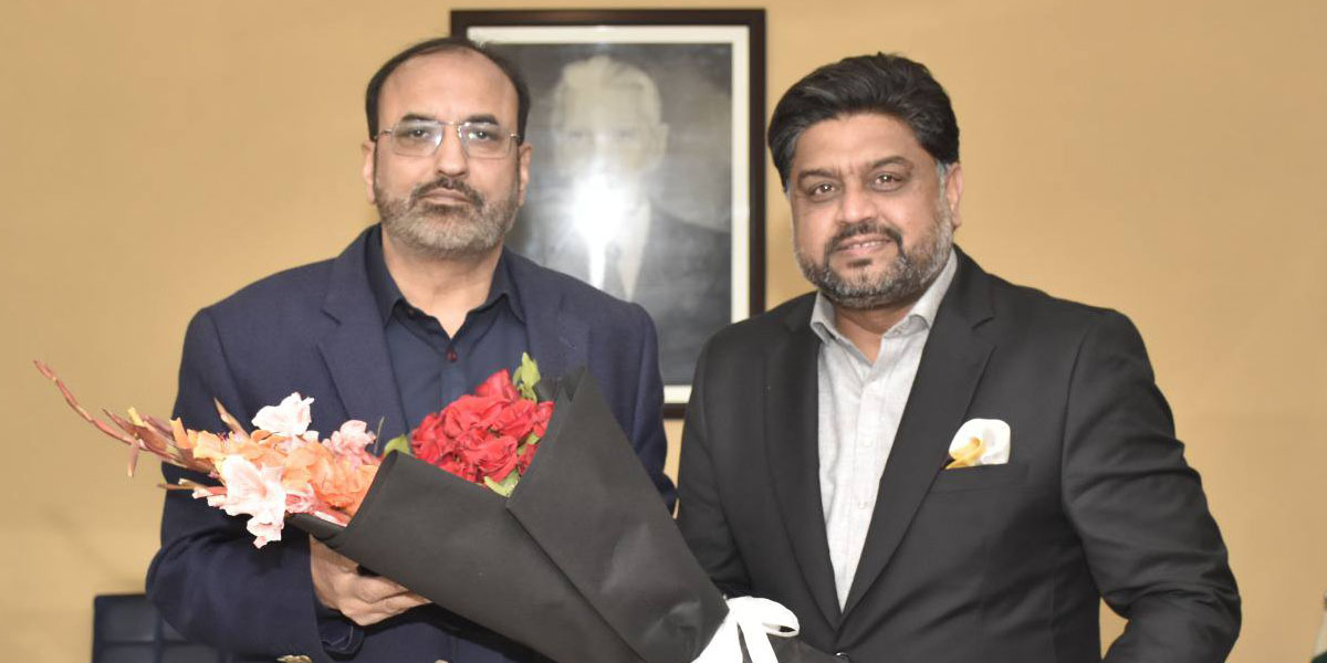 Dr. Shafique, Dean Faculty of Quality and Industrial Systems Engineering, University of the Punjab visited UET Lahore and congratulated Vice Chancellor Prof. Dr. Shahid Munir (TI) on assuming the charge.