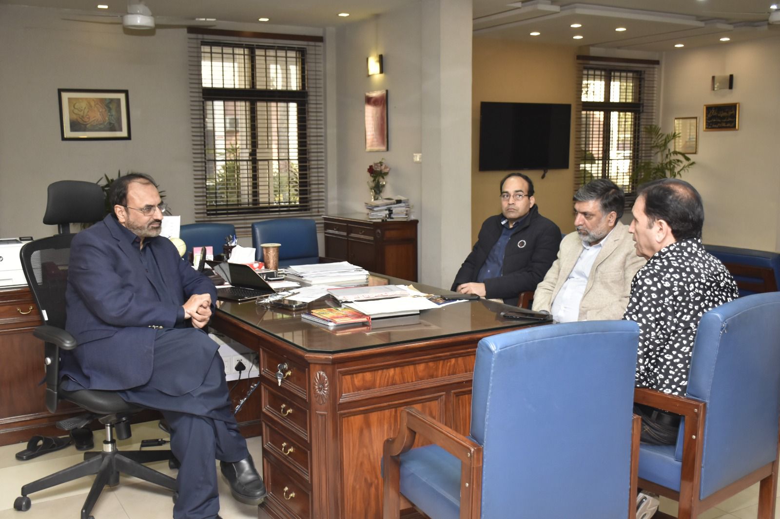 MD Pakistan Petroleum Limited (PPL) paid visit to Vice Chancellor UET Prof. Dr. Shahid Munir (TI) and discussed various avenues of collaboration.