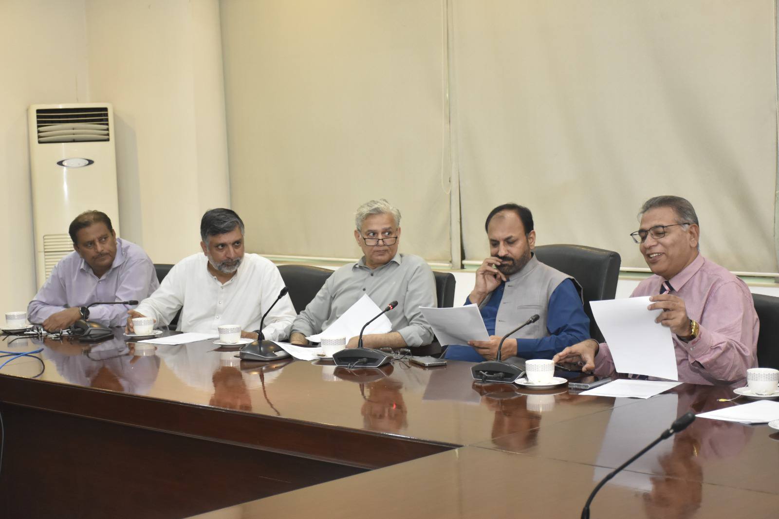 Vice Chancellor Prof. Dr. Shahid Munir (TI) is in a meeting with Pro VC Prof. Dr. Nasir Hayat, all Deans and members of Admissions Committee regarding upcoming admission.